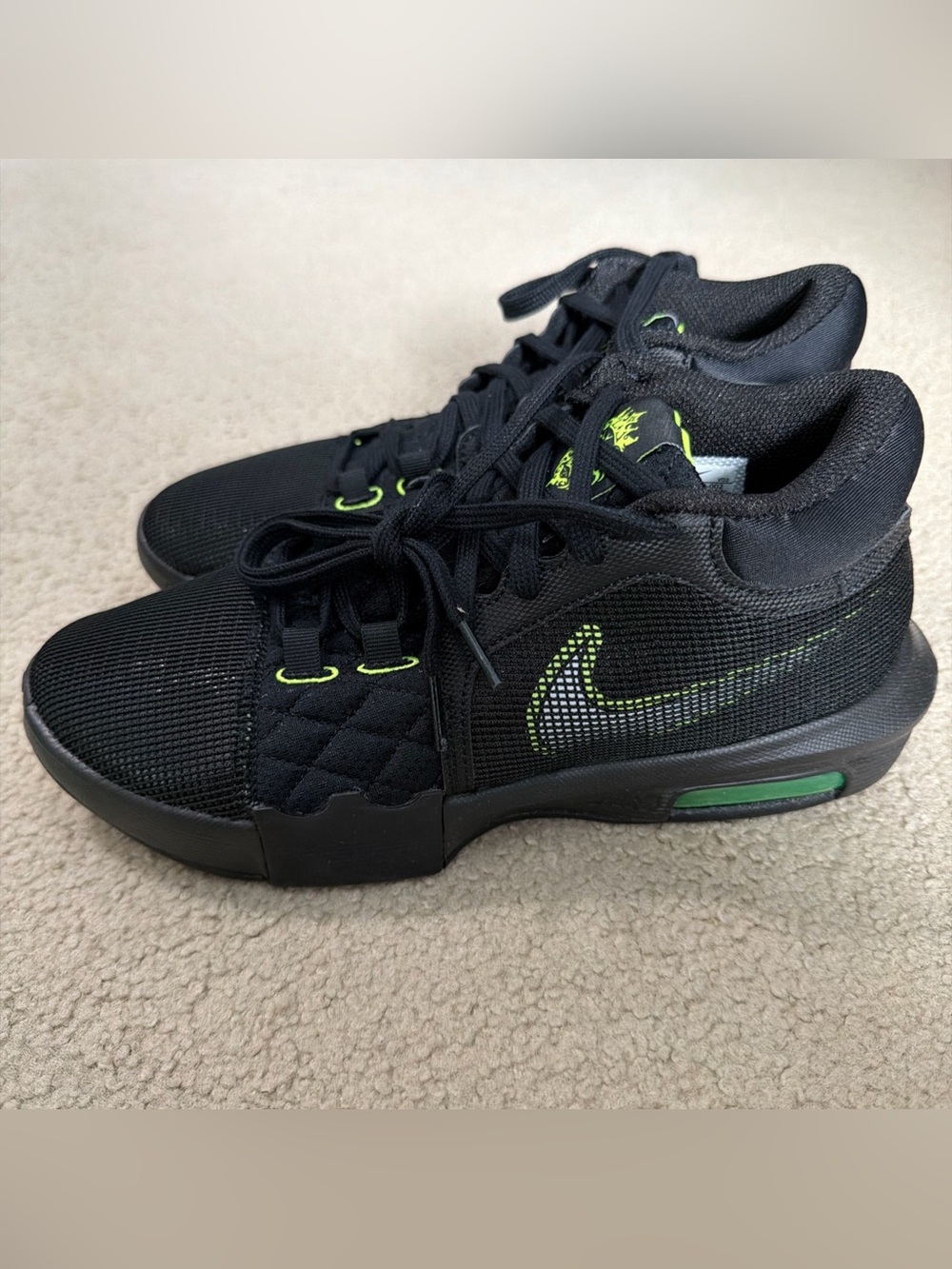 Nike Men’s Size 7.5 LeBron Witness 8 VIII Basketball Shoes Sneakers FB2239-002